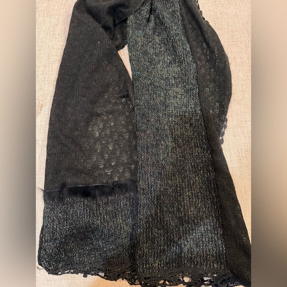 Elegant Black and Green Metallic Women's Scarf